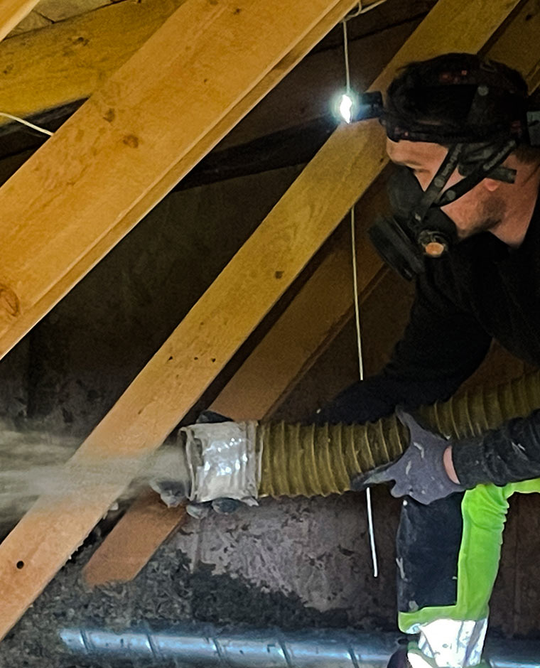 Lösullsisolering med installation.